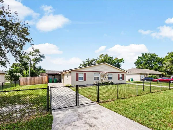 $1,600 | 141 Hazelcrest Street, Unit B, Deltona, FL 32725