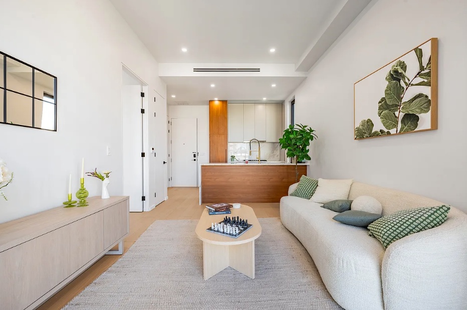 31-16 21st St Unit PH1E  