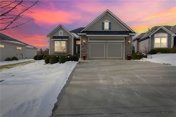 $469,000 | 1362 Brompton Lane, Raymore, MO 64083