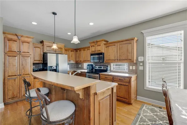 $469,000 | 1362 Brompton Lane, Raymore, MO 64083