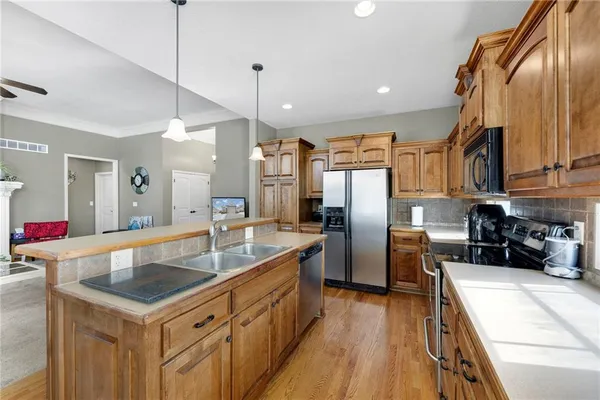 $469,000 | 1362 Brompton Lane, Raymore, MO 64083