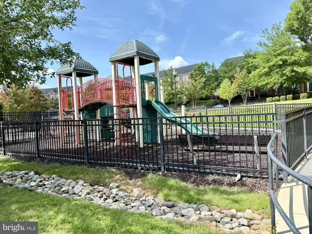 $2,750 | 2224 Margraf Circle, Woodbridge, VA 22191