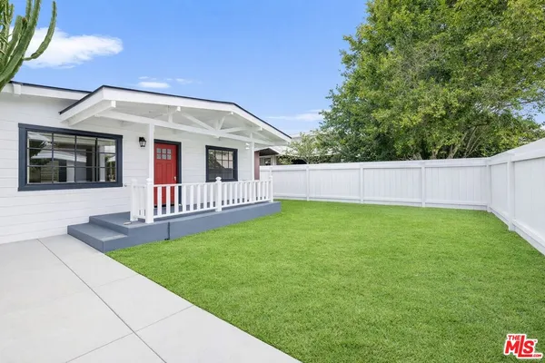 $9,300 | 915 Palms Boulevard, Venice, CA 90291