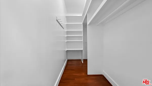 $9,300 | 915 Palms Boulevard, Venice, CA 90291