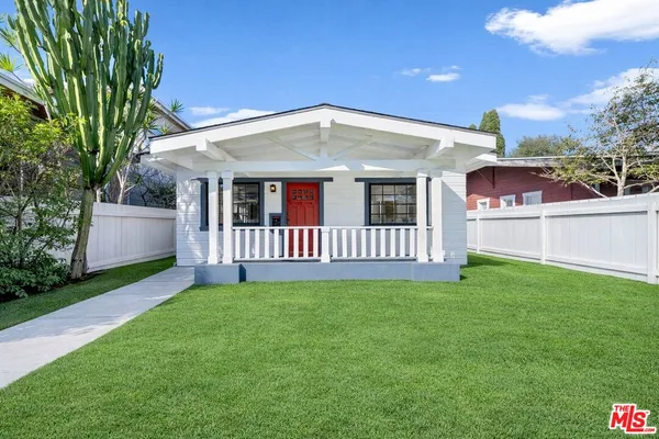$9,300 | 915 Palms Boulevard, Venice, CA 90291