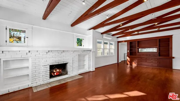 $9,300 | 915 Palms Boulevard, Venice, CA 90291