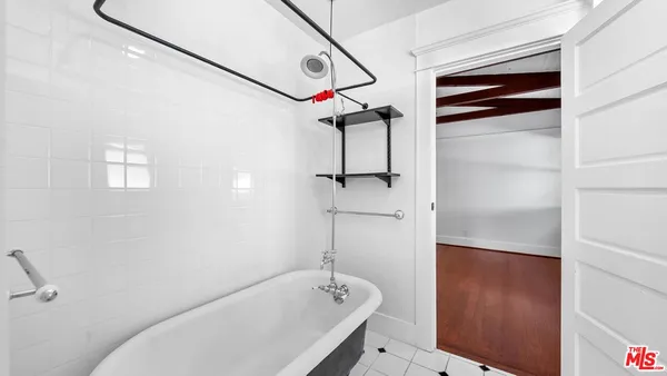 $9,300 | 915 Palms Boulevard, Venice, CA 90291