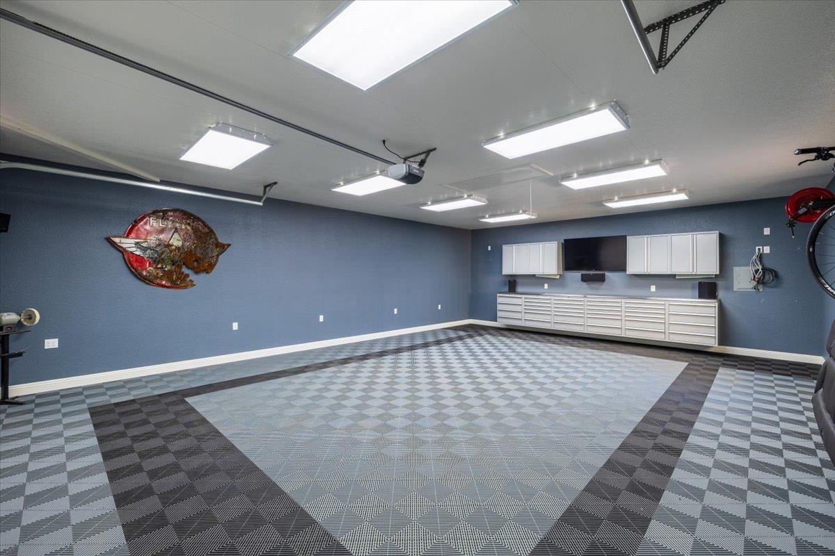 4056 Aitken Dairy Road Rocklin, CA 95677 - Photo 2 of 49 Detached garage interior