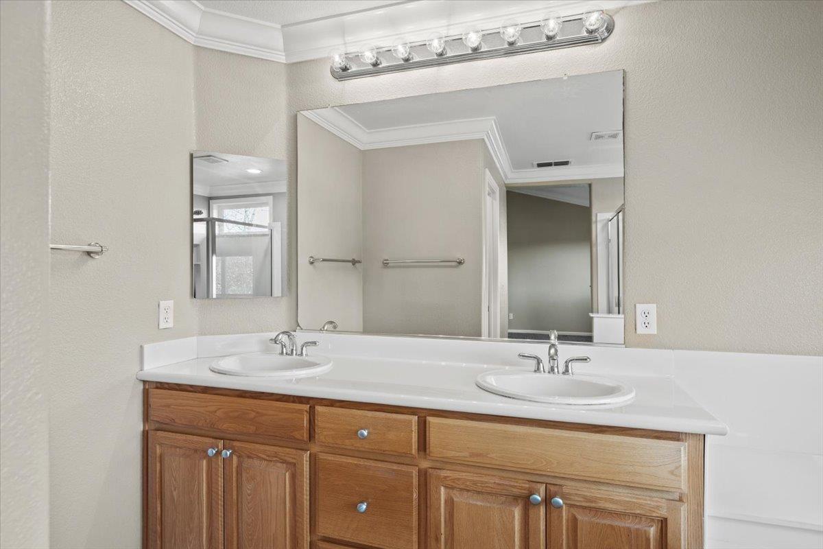4056 Aitken Dairy Road Rocklin, CA 95677 - Photo 41 of 49 Upstairs primary bathroom