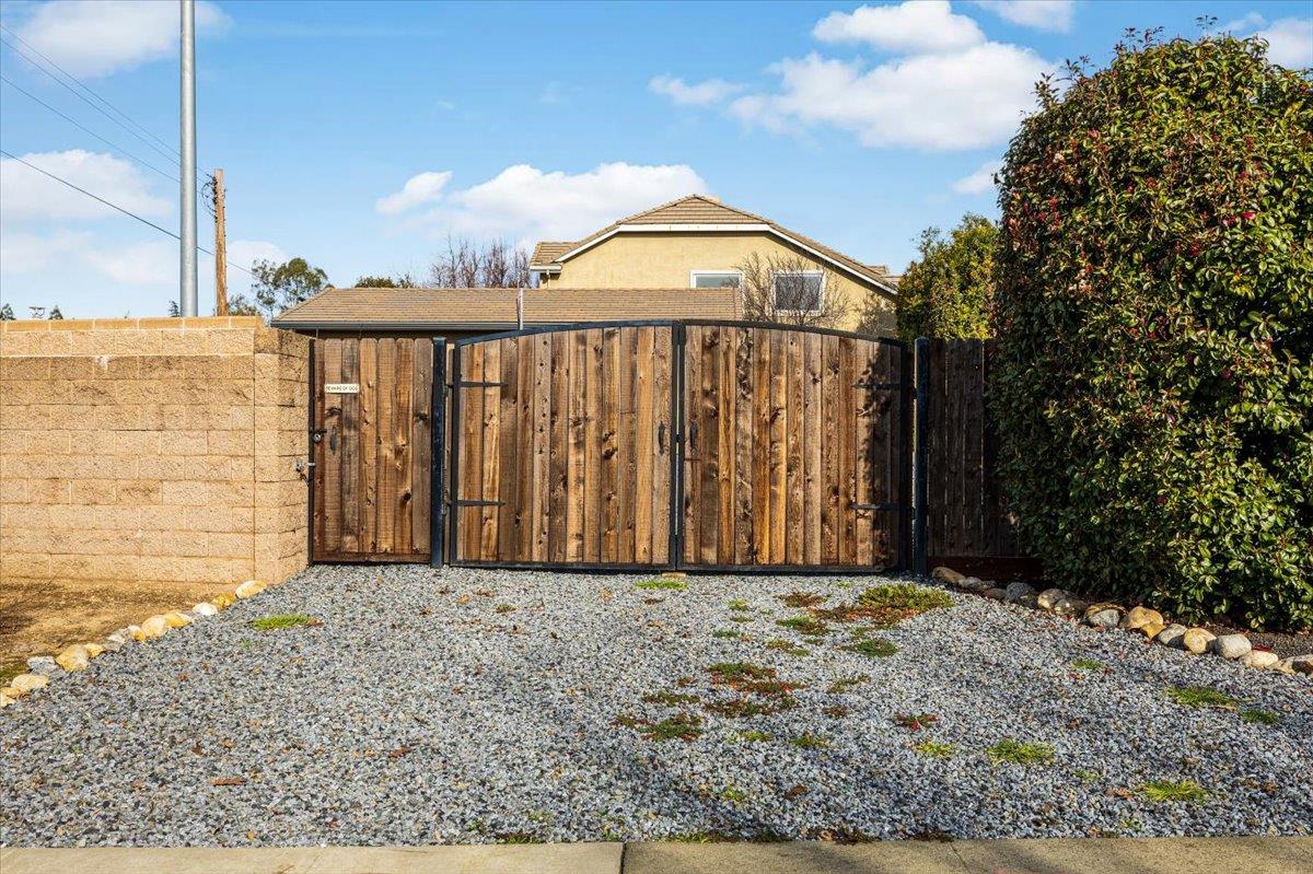 4056 Aitken Dairy Road Rocklin, CA 95677 - Photo 6 of 59 Side road gate to detached garage and RV space