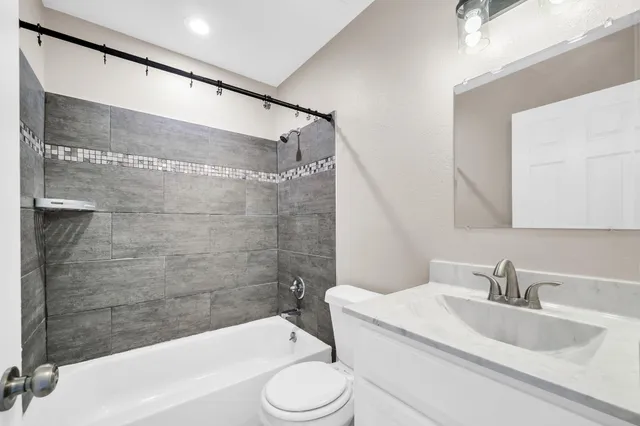 $259,000 | 200 White Street, Unit 6, Niceville, FL 32578