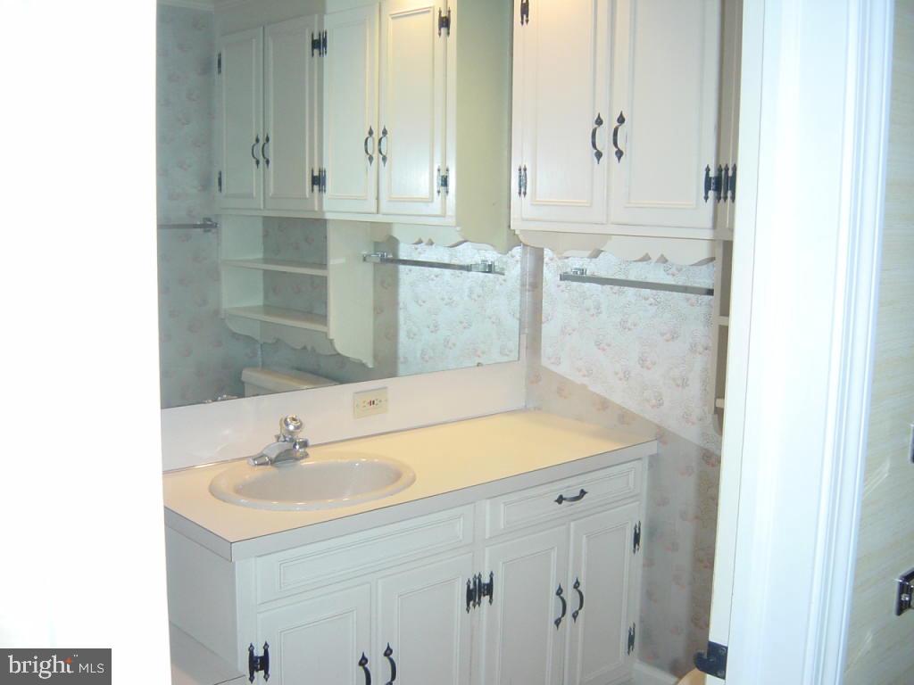 212 East 2nd Avenue Lititz, PA 17543 - Photo 15 of 20 Gallery Image 15