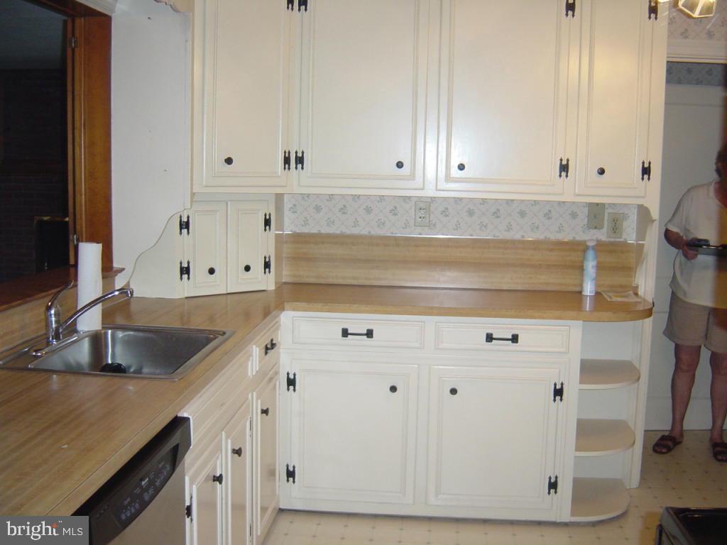 212 East 2nd Avenue Lititz, PA 17543 - Photo 8 of 20 Gallery Image 8
