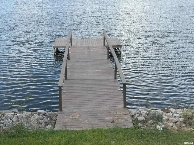 $230,000 | 19193 Braggs Lane, West Frankfort, IL 62896