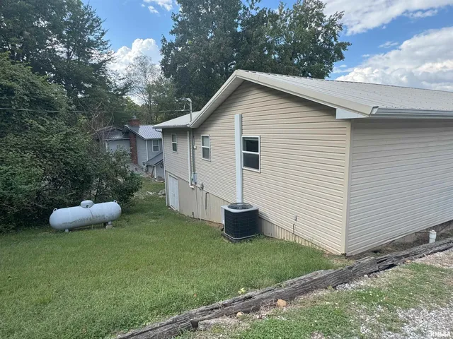 $230,000 | 19193 Braggs Lane, West Frankfort, IL 62896