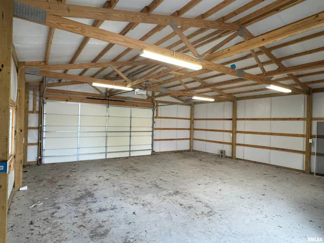 $230,000 | 19193 Braggs Lane, West Frankfort, IL 62896