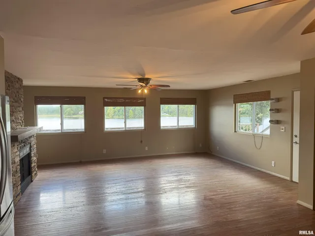 $230,000 | 19193 Braggs Lane, West Frankfort, IL 62896