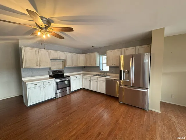 $230,000 | 19193 Braggs Lane, West Frankfort, IL 62896