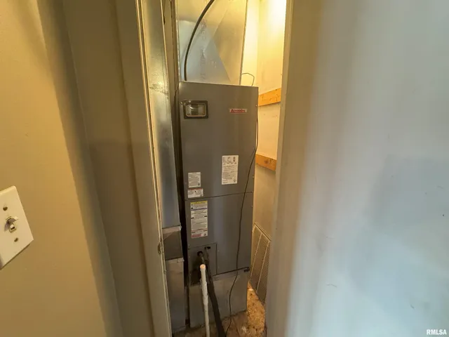 $230,000 | 19193 Braggs Lane, West Frankfort, IL 62896