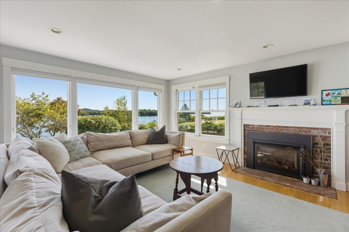 79 Perkins Street Castine, ME 04421 - Photo 9 of 96