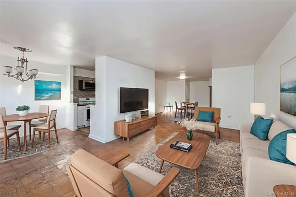 $324,999 | 99-10 60th Avenue, Unit CC1 | South Corona