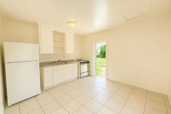 $1,650 | 649 West 4th Street, Riviera Beach, FL 33404