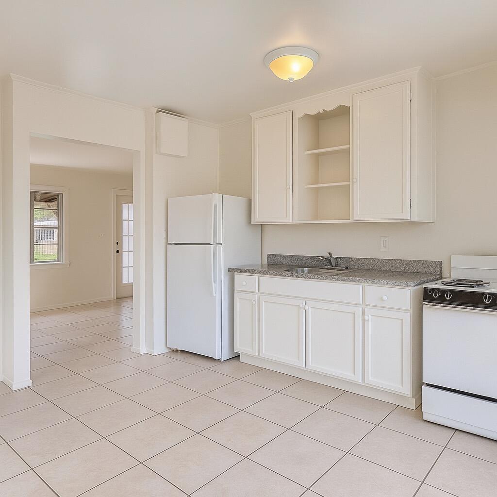 649 West 4th Street Riviera Beach, FL 33404 - Photo 3 of 13 Image 171