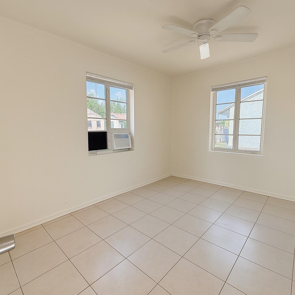 649 West 4th Street Riviera Beach, FL 33404 - Photo 7 of 13 Image 172