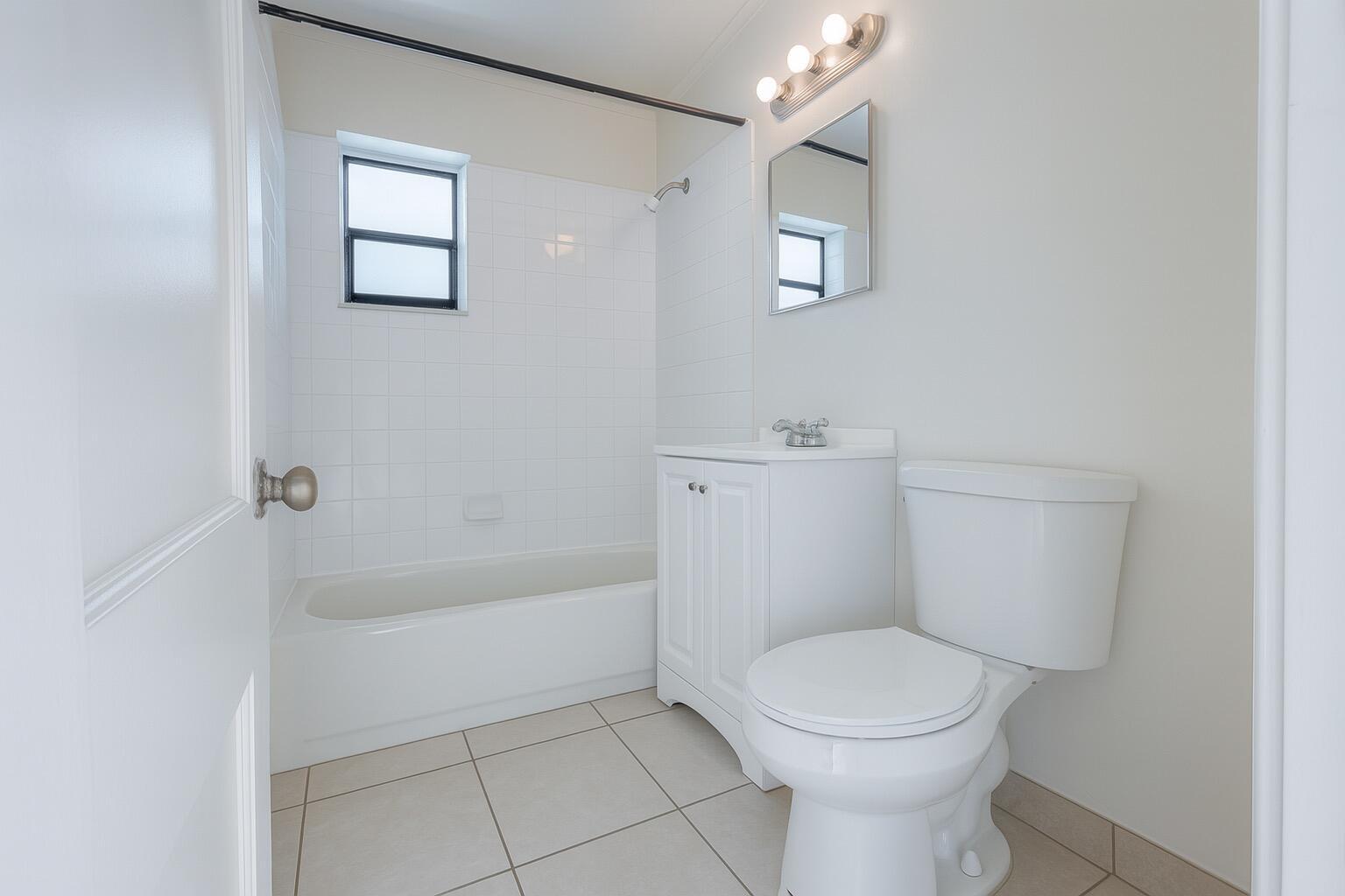 649 West 4th Street Riviera Beach, FL 33404 - Photo 8 of 13 Image 178