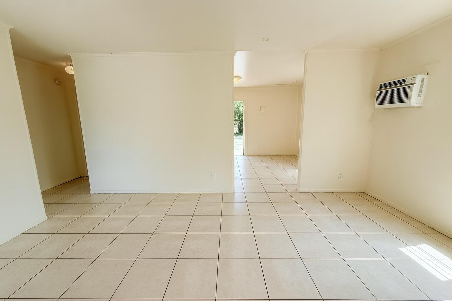 649 West 4th Street Riviera Beach, FL 33404 - Photo 10 of 13 Image 174