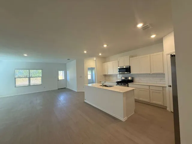 $2,350 | 577 Sormonne Loop, Kyle, TX 78640