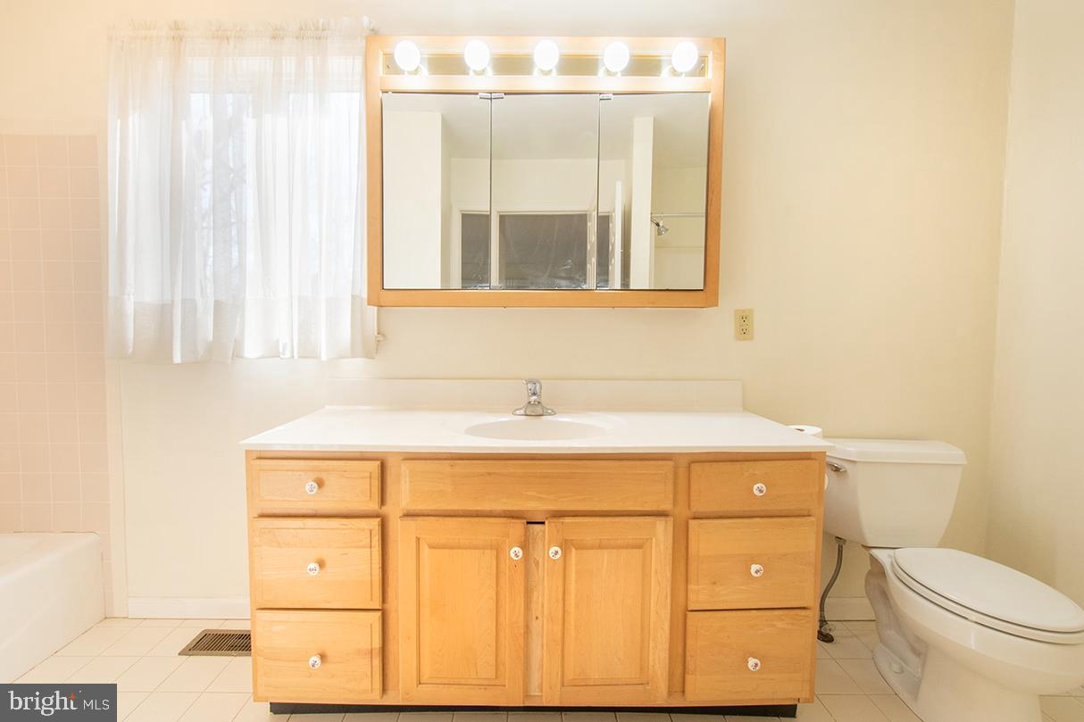 219 Dowlin Forge Road Exton, PA 19341 - Photo 28 of 34 Main bathroom
