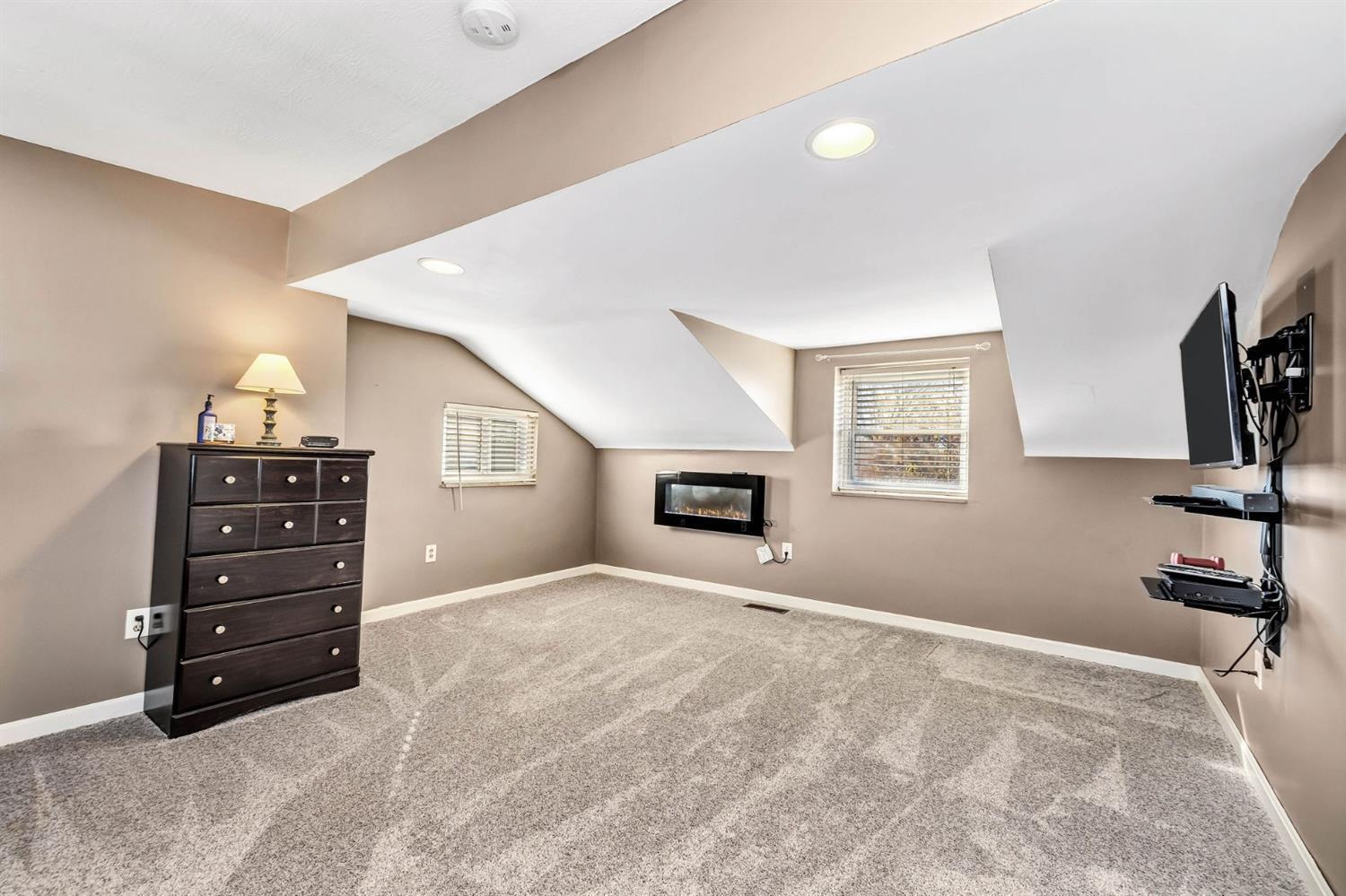 4030 Ebenezer Road Cincinnati, OH 45248 - Photo 27 of 43