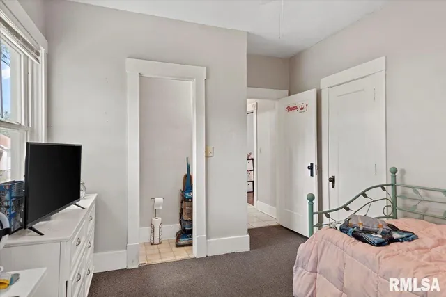 $132,000 | 525 South Washington Street, Taylorville, IL 62568