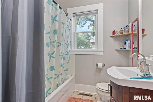 $132,000 | 525 South Washington Street, Taylorville, IL 62568