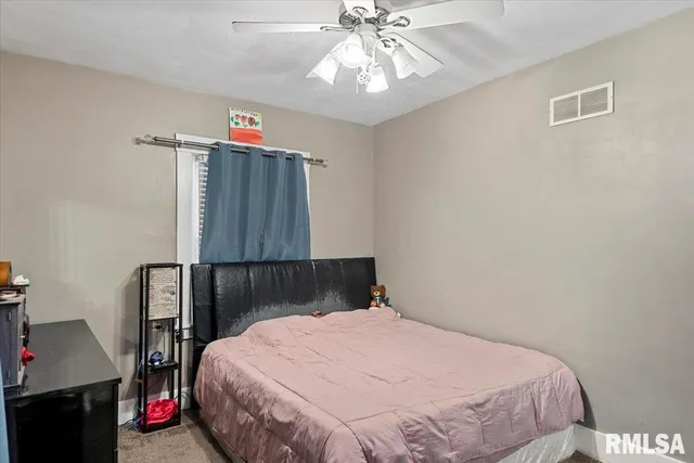 $132,000 | 525 South Washington Street, Taylorville, IL 62568