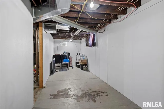 $132,000 | 525 South Washington Street, Taylorville, IL 62568