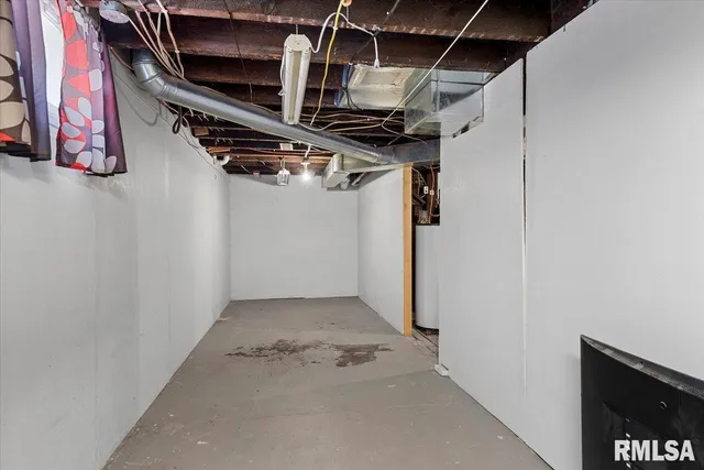 $132,000 | 525 South Washington Street, Taylorville, IL 62568