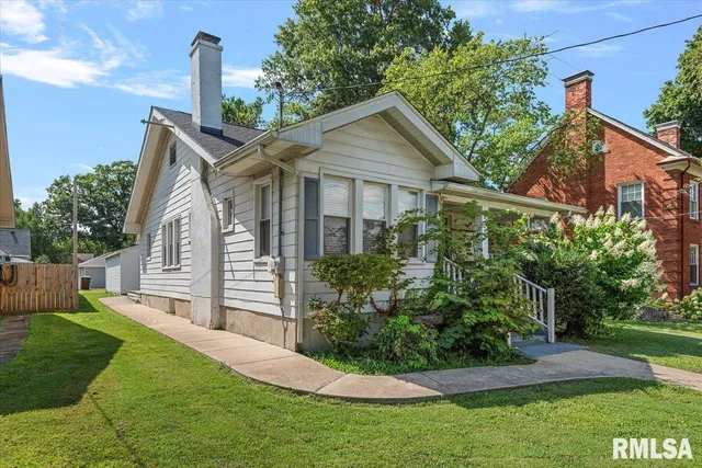 $132,000 | 525 South Washington Street, Taylorville, IL 62568