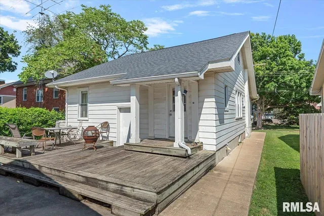 $132,000 | 525 South Washington Street, Taylorville, IL 62568