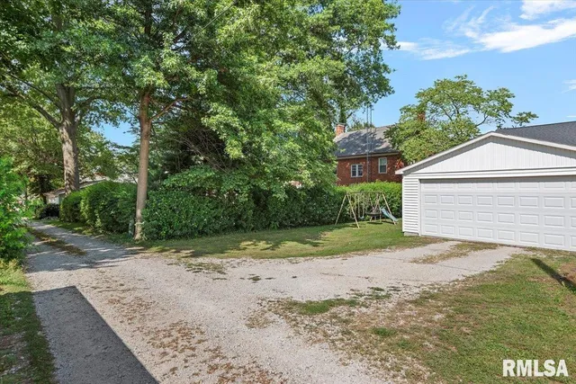 $132,000 | 525 South Washington Street, Taylorville, IL 62568