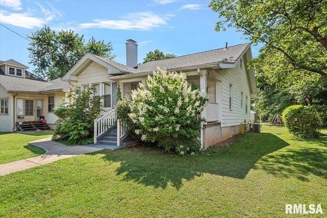 $132,000 | 525 South Washington Street, Taylorville, IL 62568