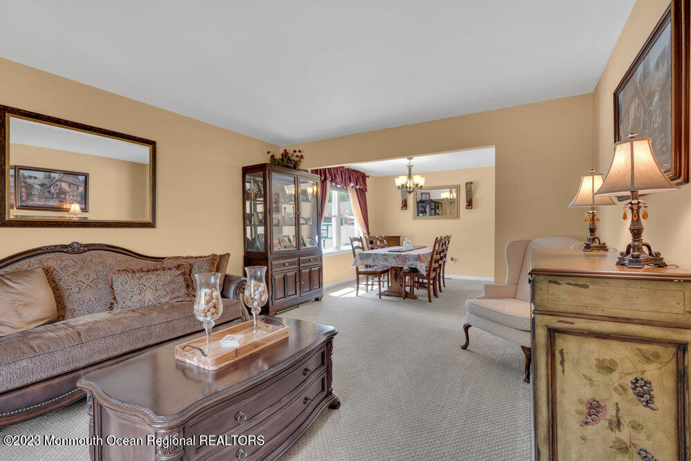 557 Robin Hood Road Brick, NJ 08724 - Photo 17 of 50 017_dsc06036