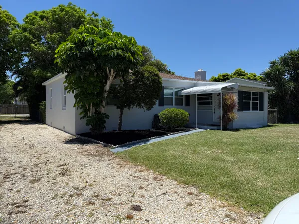 $3,000 | 332 South Swinton Avenue, Delray Beach, FL 33444