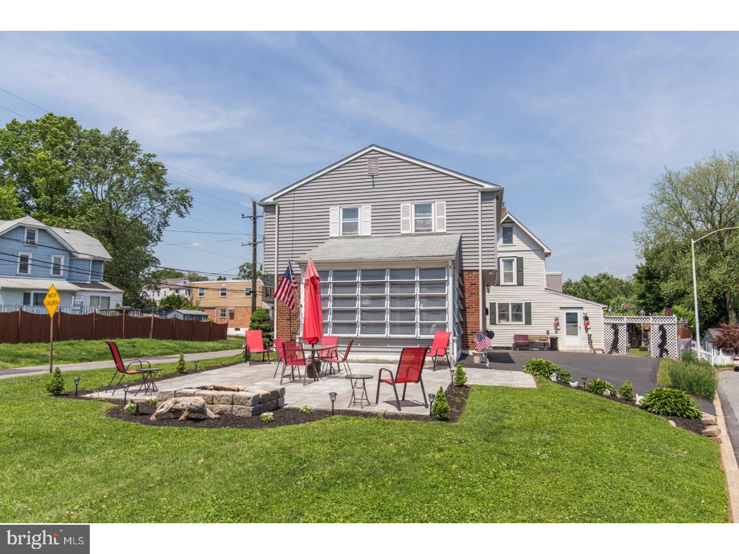 324 Haverford Road Folsom, PA 19033 - Photo 2 of 25