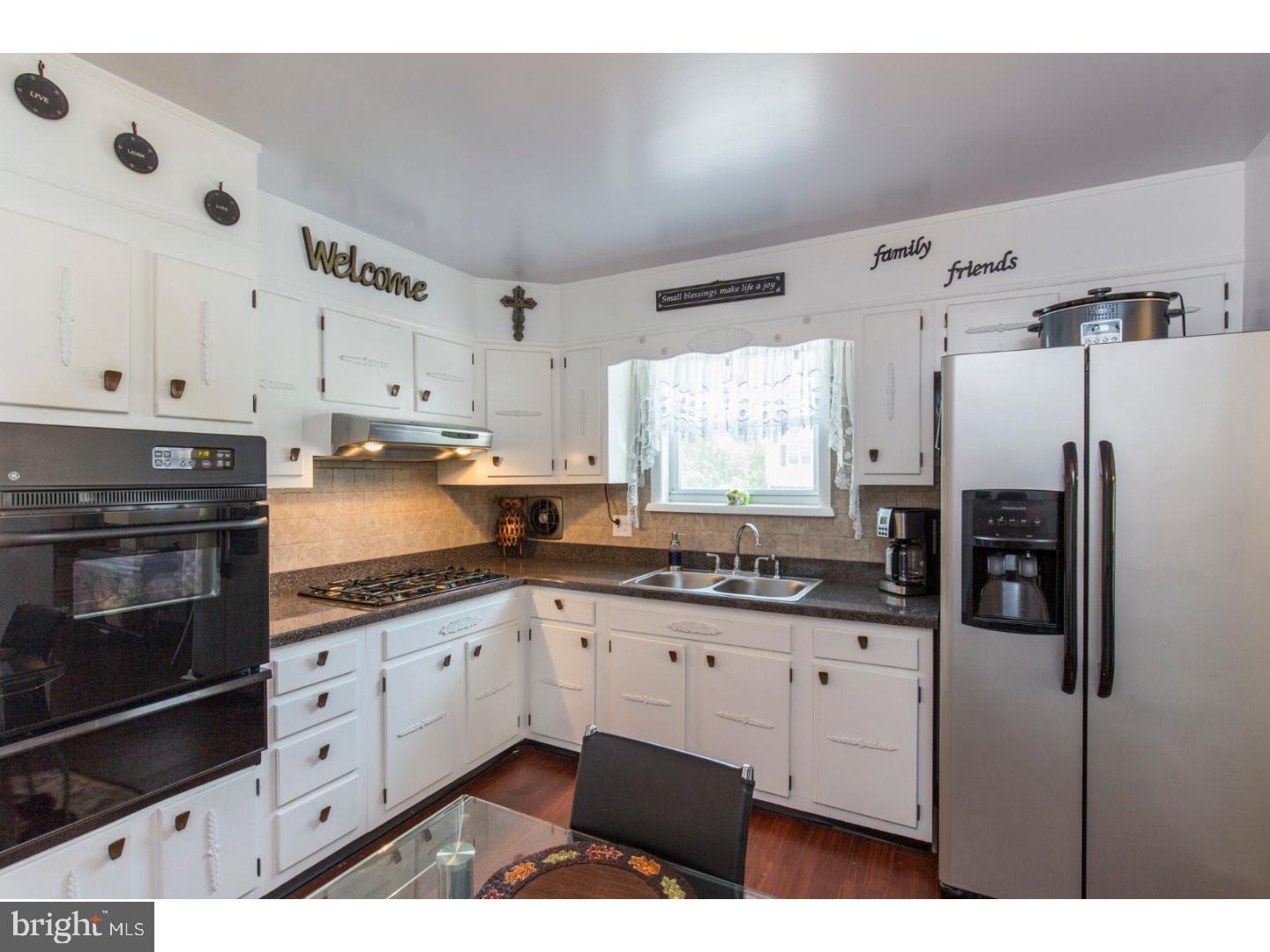 324 Haverford Road Folsom, PA 19033 - Photo 8 of 25
