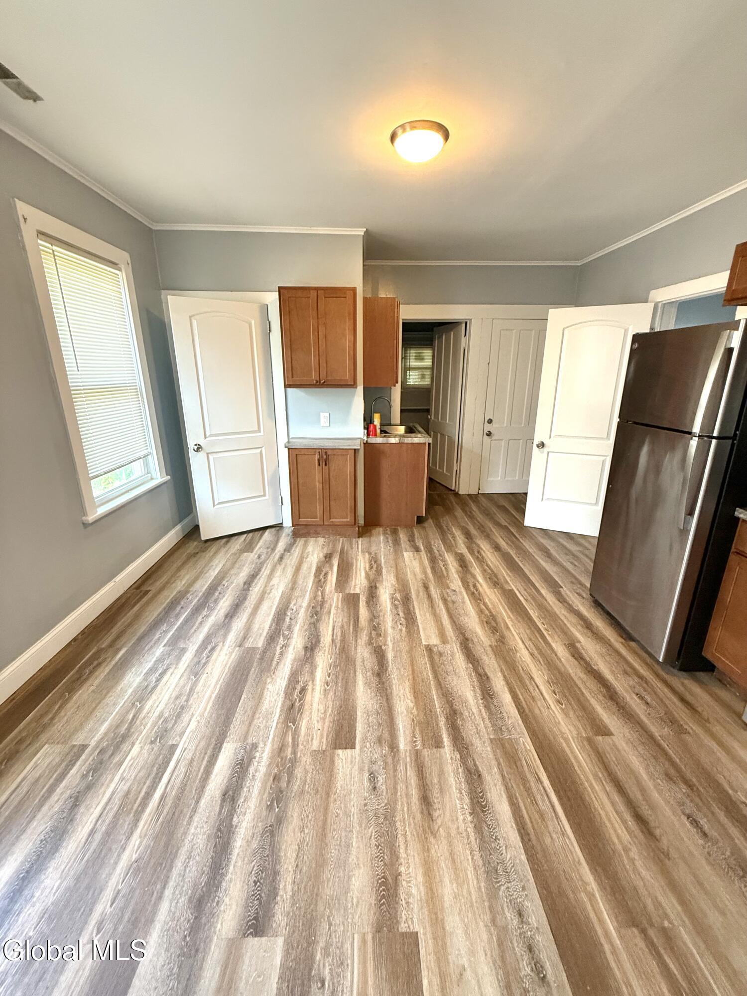 126 Prospect Street, Unit 2 Schenectady, NY 12308 - Photo 9 of 13 IMG_4064
