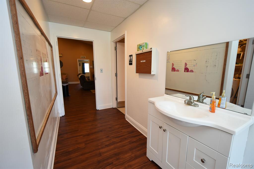 8163 Coldwater Road Flushing, MI 48433 - Photo 27 of 65