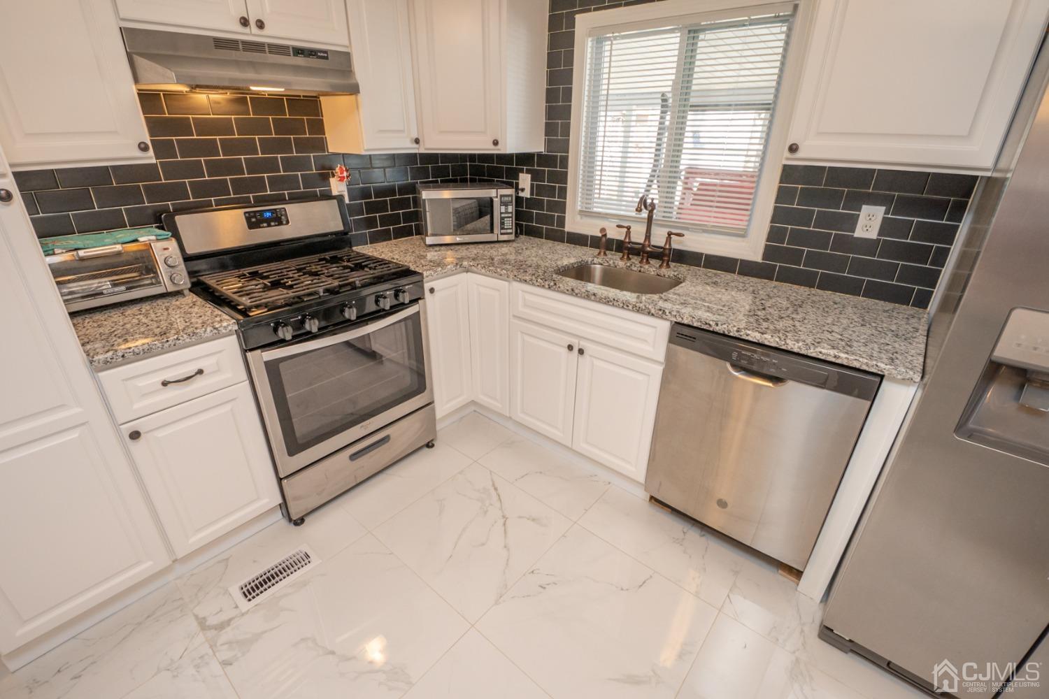 15 Byron Road North Brunswick, NJ 08902 - Photo 13 of 42 Gallery Image 13