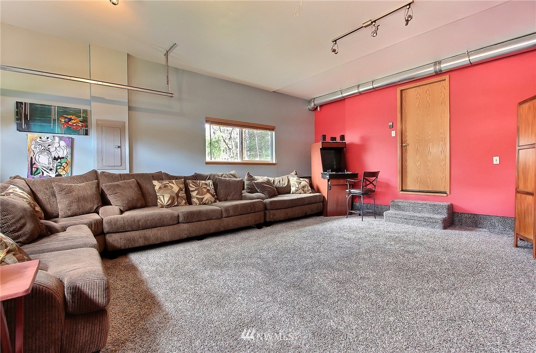 14427 Southeast 185th Place Renton, WA 98058 - Photo 14 of 16 Gallery Image 14